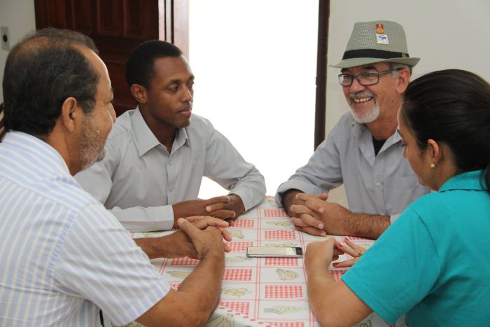 ENTREGA DE UMA INCUBADORA NEONATAL E BERÇO DE REANIMAÇÃO À SANTA CASA