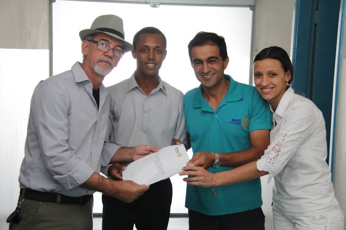 ENTREGA DE UMA INCUBADORA NEONATAL E BERÇO DE REANIMAÇÃO À SANTA CASA