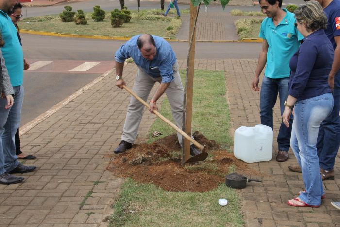VISITA OFICIAL DO CASAL GOVERNADOR DO ROTARY - DISTRITO 4770.