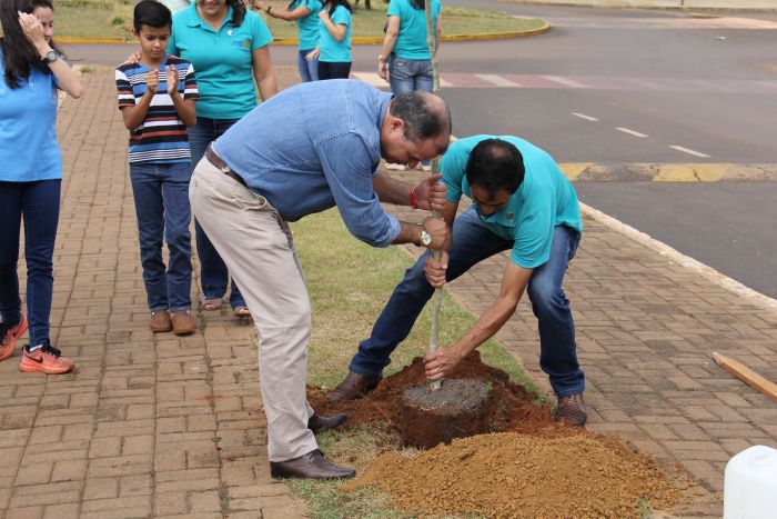 VISITA OFICIAL DO CASAL GOVERNADOR DO ROTARY - DISTRITO 4770.