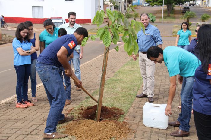 VISITA OFICIAL DO CASAL GOVERNADOR DO ROTARY - DISTRITO 4770.