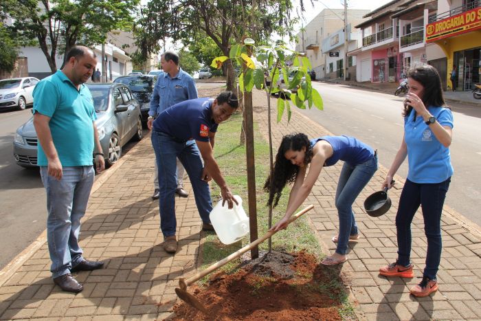 VISITA OFICIAL DO CASAL GOVERNADOR DO ROTARY - DISTRITO 4770.