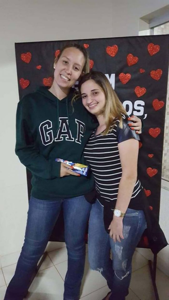ENTREGA DO PRÊMIO A GANHADORA DA CARTELA CHEIA DO BINGO