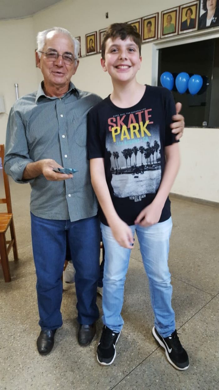 AMIGO OCULTO ENTRE PAIS E ASSOCIADOS