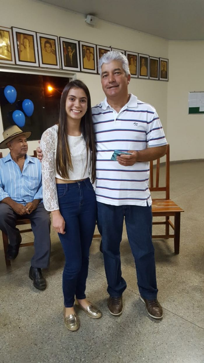 AMIGO OCULTO ENTRE PAIS E ASSOCIADOS