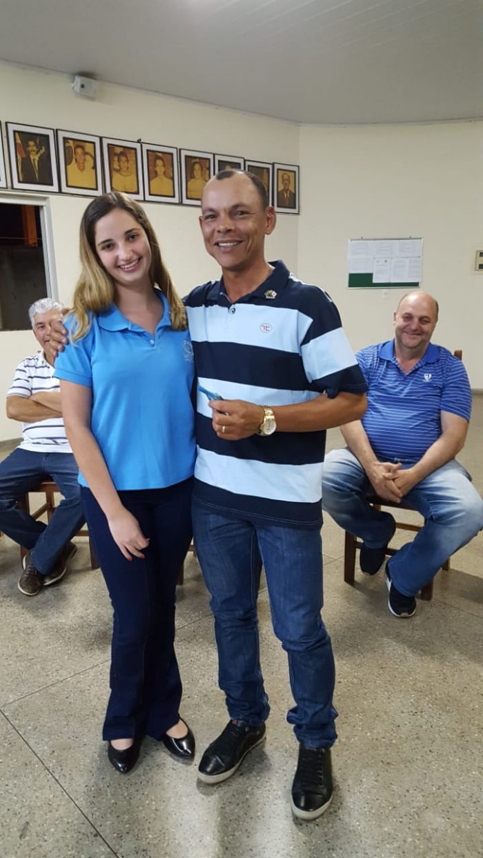 AMIGO OCULTO ENTRE PAIS E ASSOCIADOS