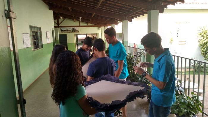 CARTAZES NA ESCOLA