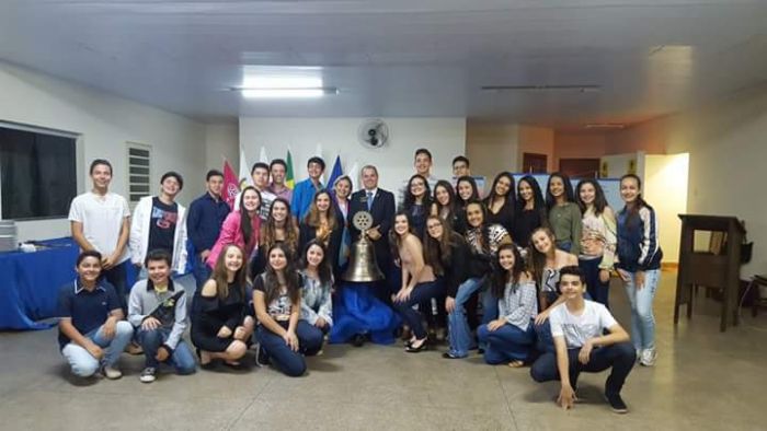 CASAL GOVERNADOR E INTERACT