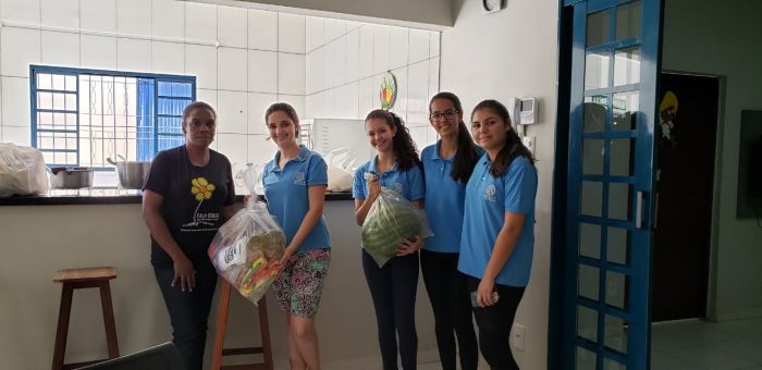 DOAÇÃO DOS ALIMENTOS ARRECADOS AO INSTITUTO ACOLHER